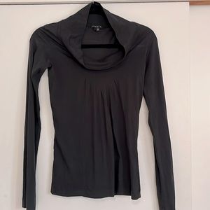 Theory long sleeve top dark gray ! Size S, elegant neck and pleat detail front.